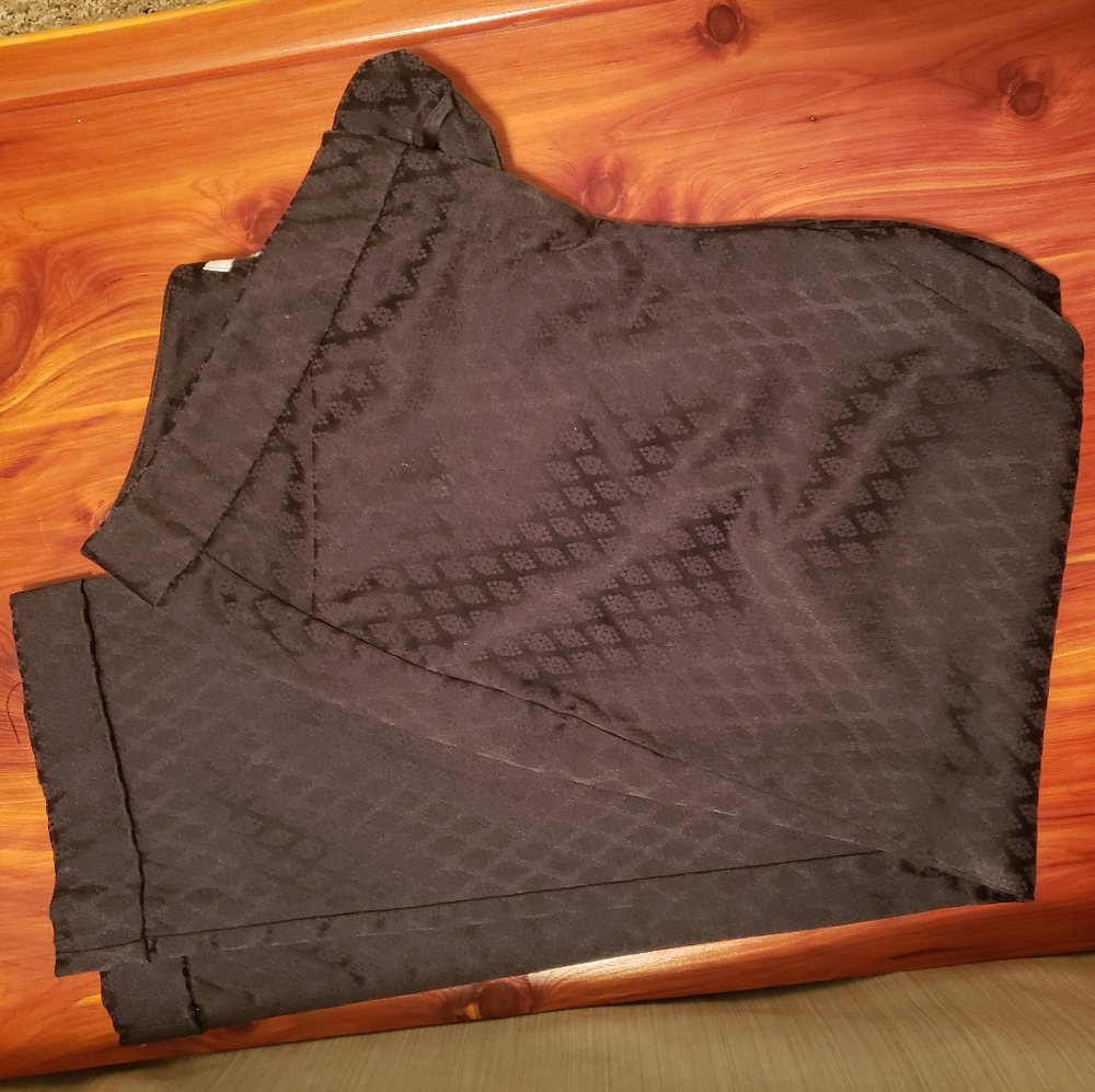 Black cropped ankle pant